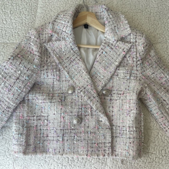 Beautiful jacket . - Picture 2 of 3